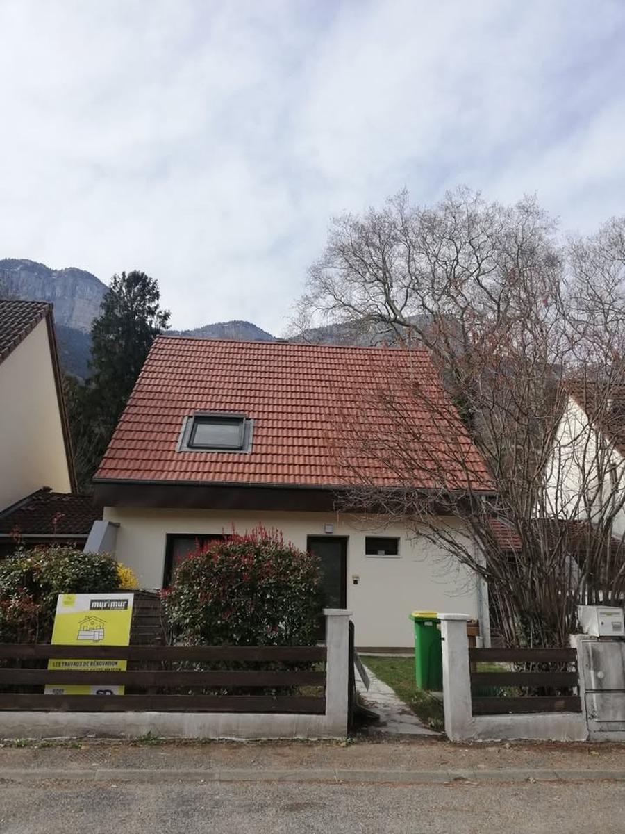 No photo description available.